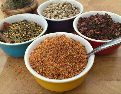 picture of a homemade curry powder and other spices